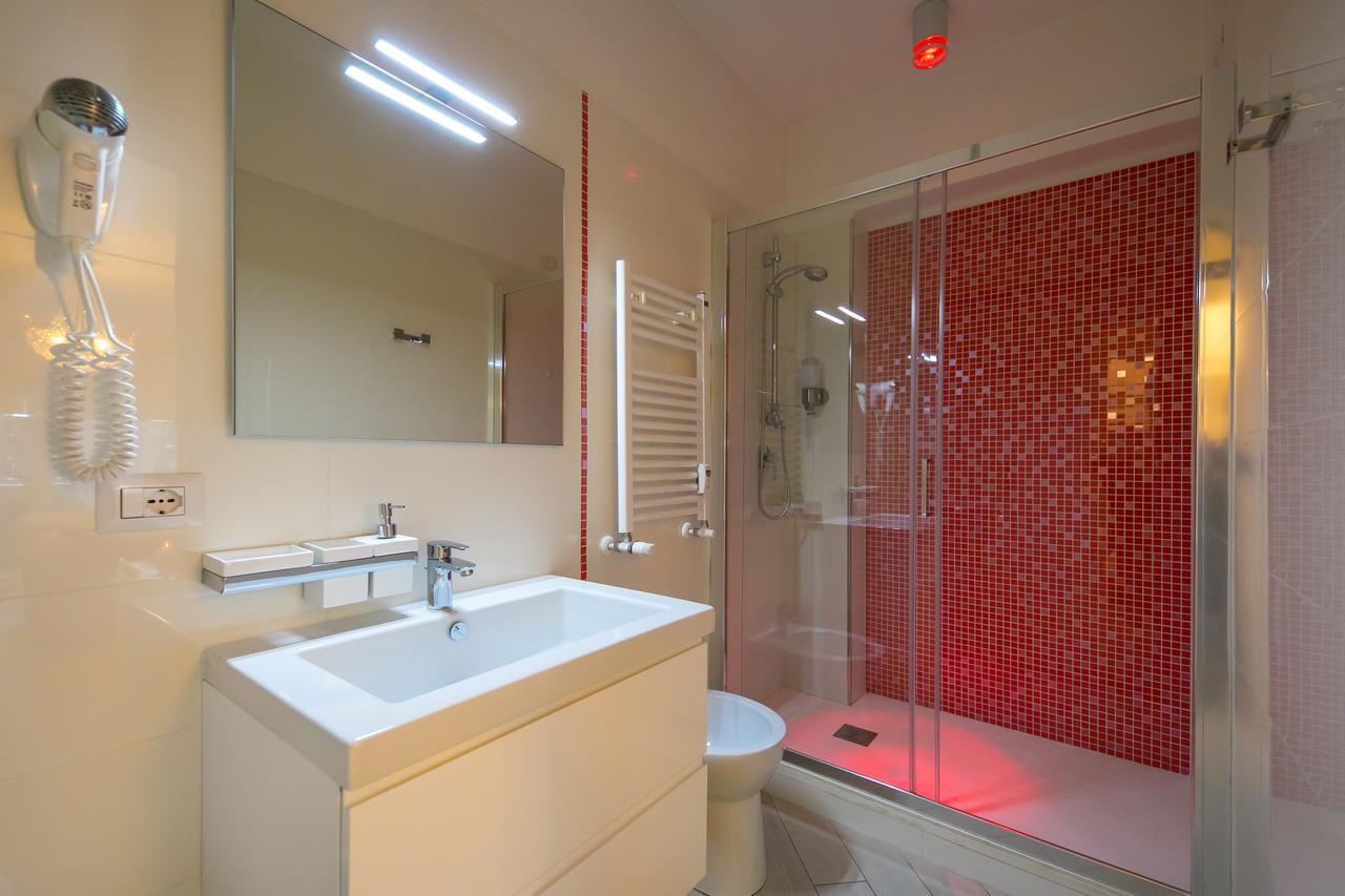 Suites Roma Tiburtina Elegance Bagian luar foto